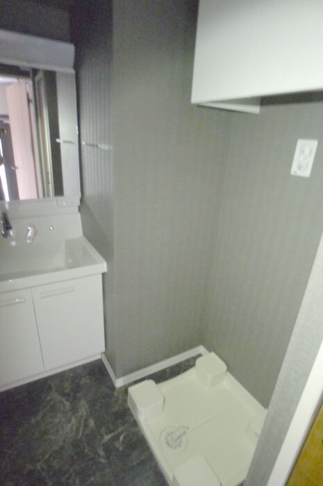 物件内観写真18　(洗濯機置場)