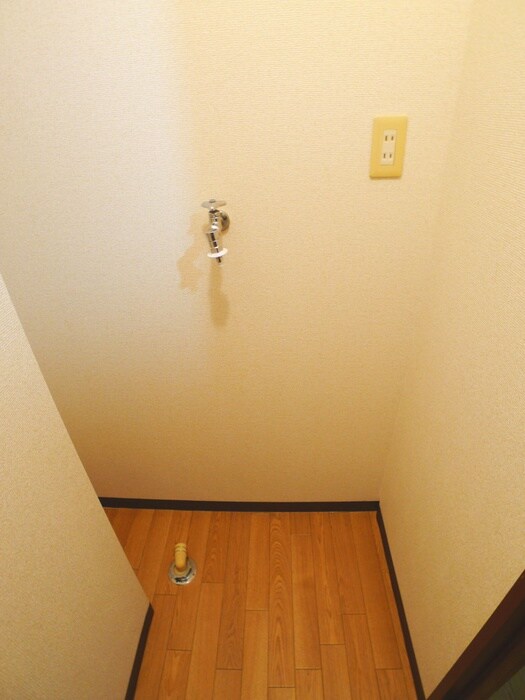 物件内観写真15　(洗濯機置場)