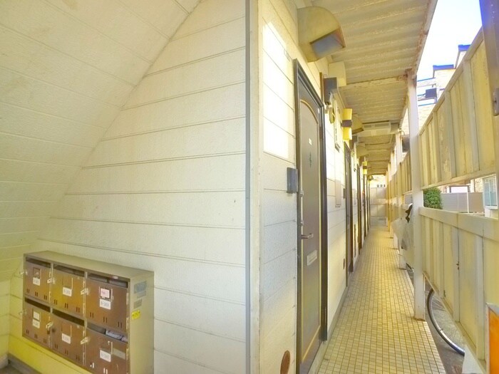 物件外観写真5　(エントランス部分)