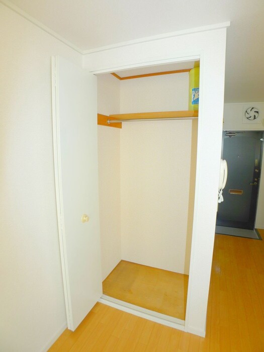 物件内観写真12　(収納)