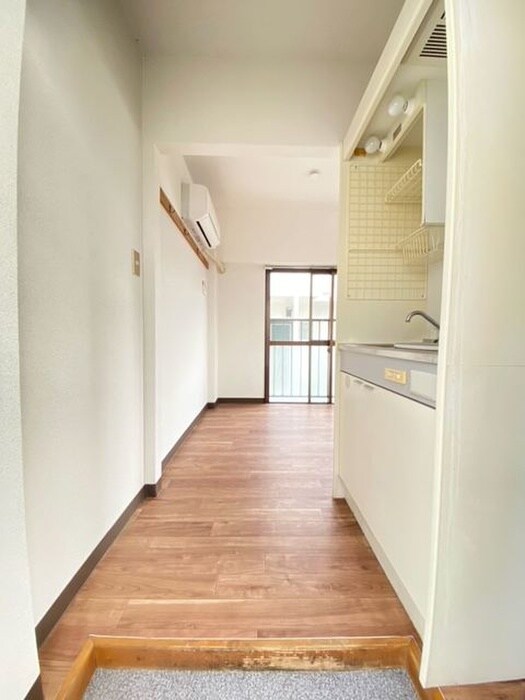 物件内観写真16　(玄関)