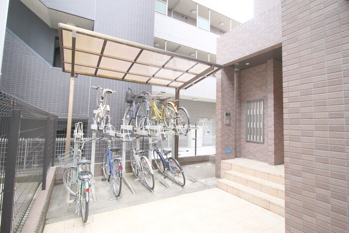 物件外観写真3　(駐輪場)