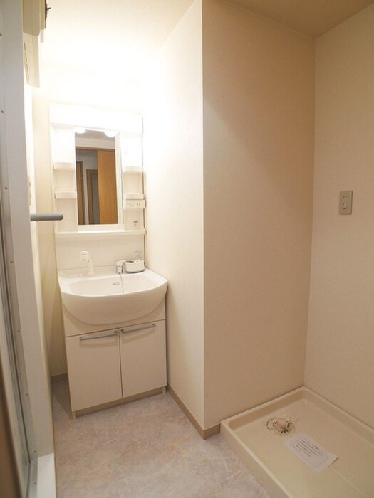 物件内観写真18　(洗濯機置場)