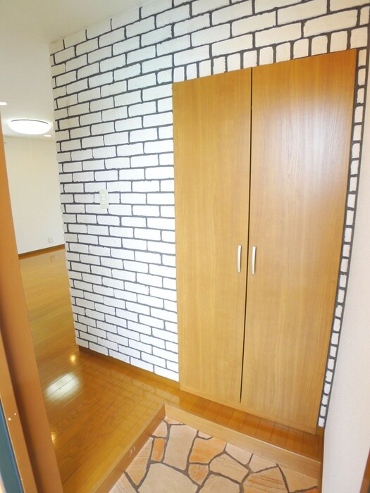 物件内観写真7　(玄関)