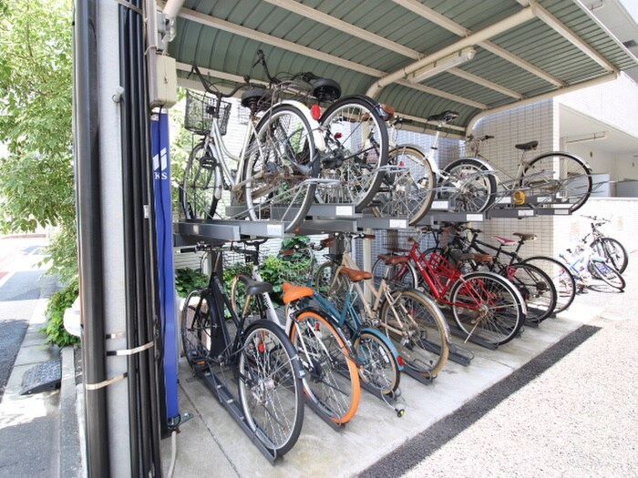 ERIGER T tomigayaの駐輪場