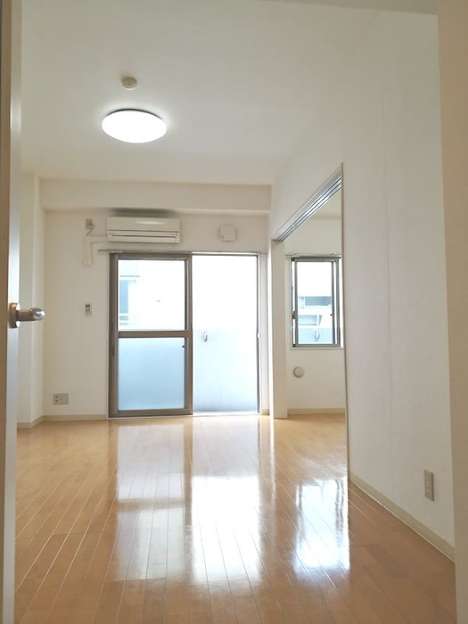 ERIGER T tomigayaの居室