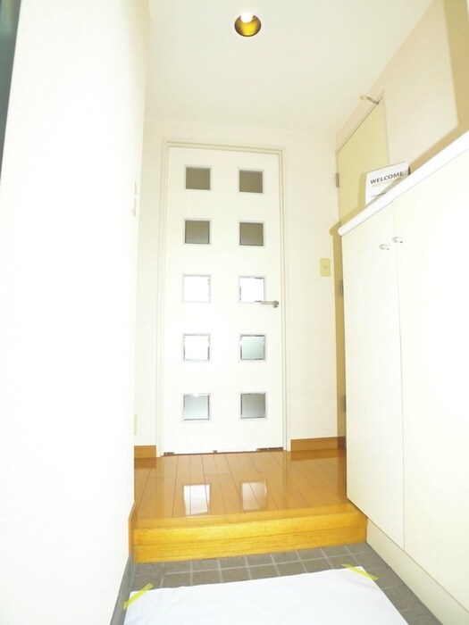 物件内観写真16　(玄関)