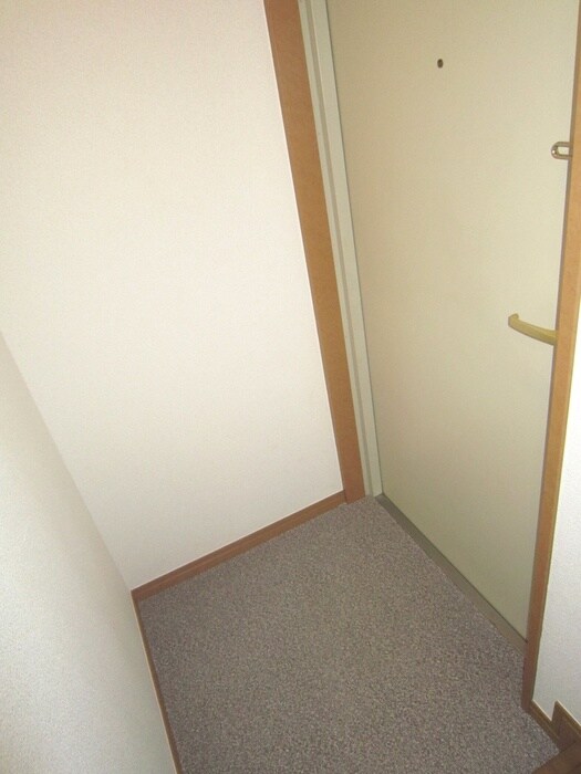 物件内観写真16　(玄関)