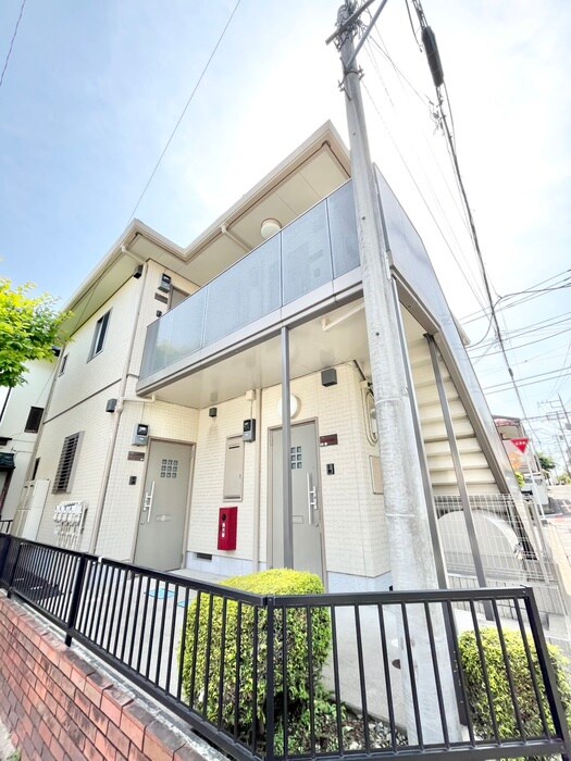 物件外観写真3　(エントランス部分)