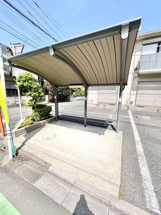 物件外観写真5　(駐車場)