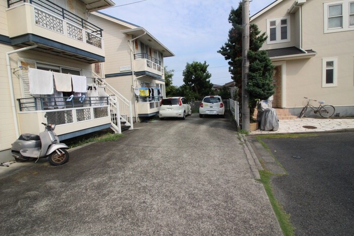 物件外観写真4　(駐車場)