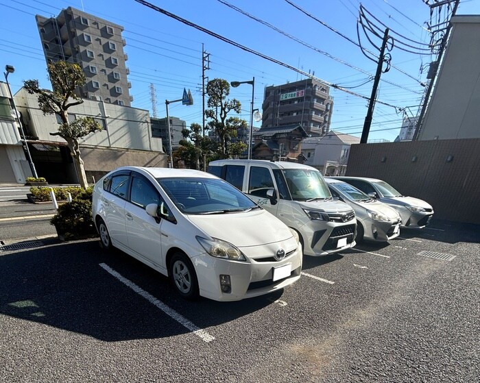 物件外観写真3　(駐車場)