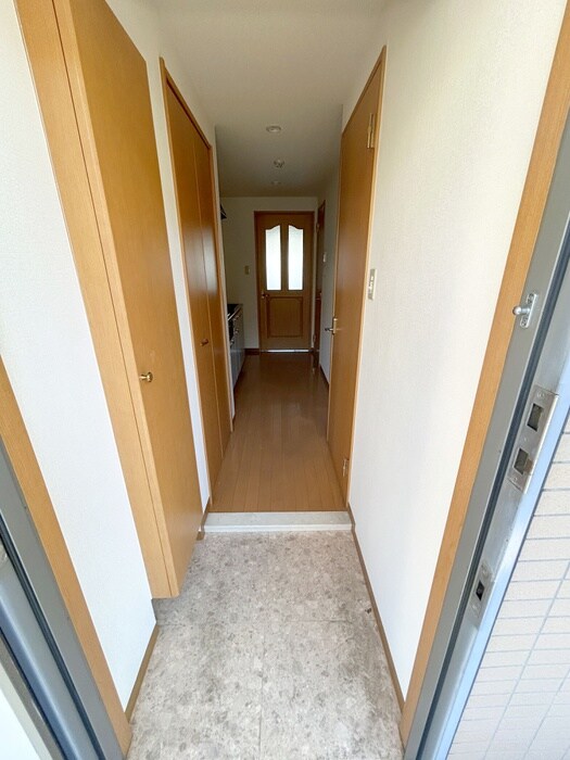 物件内観写真17　(玄関)