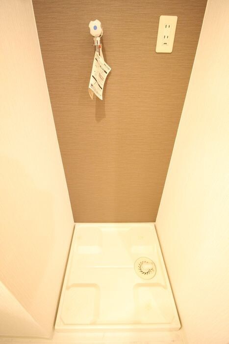 物件内観写真18　(洗濯機置場)