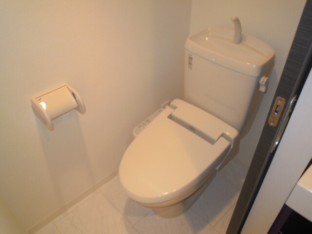 物件内観写真11　(トイレ)