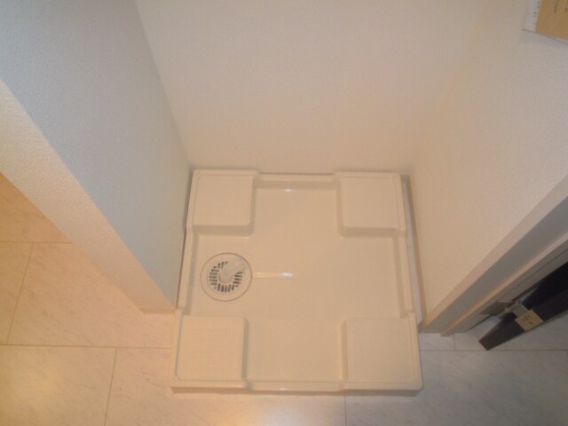 物件内観写真12　(洗濯機置場)