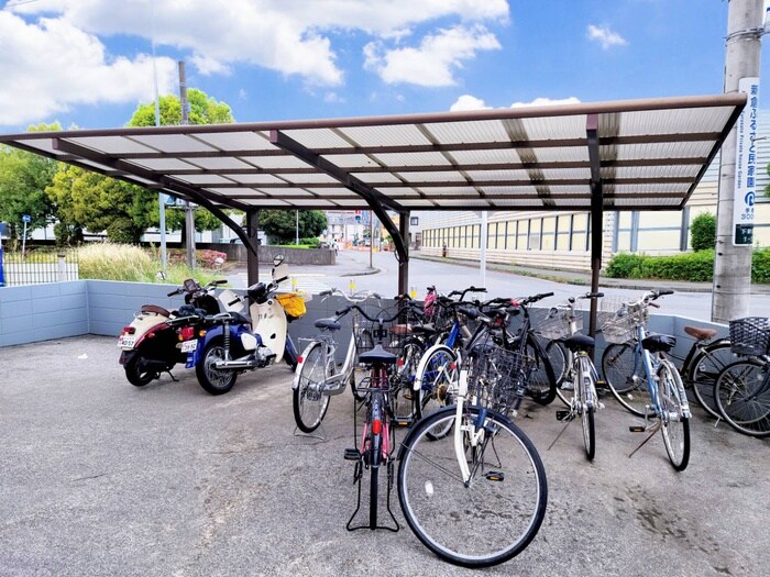 物件外観写真6　(駐輪場)
