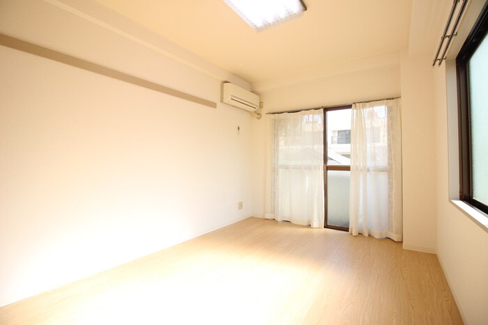 物件内観写真4　(居室)