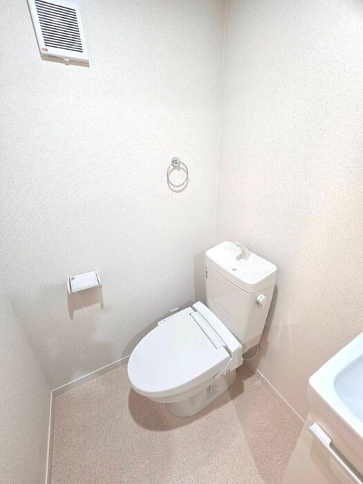 物件内観写真9　(トイレ)