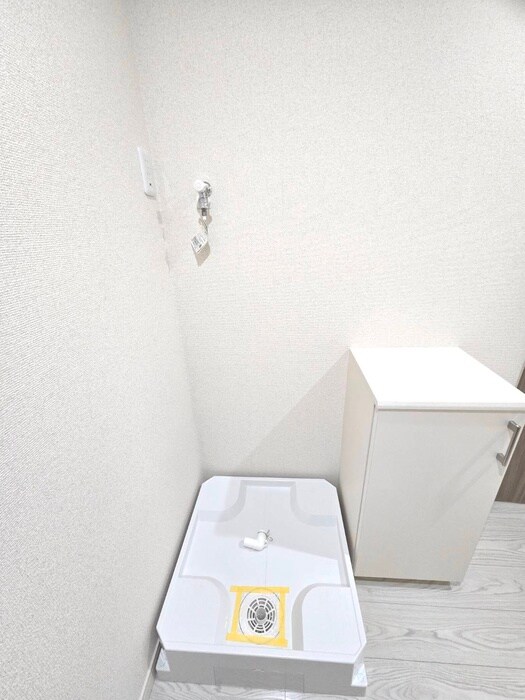 物件内観写真11　(洗濯機置場)