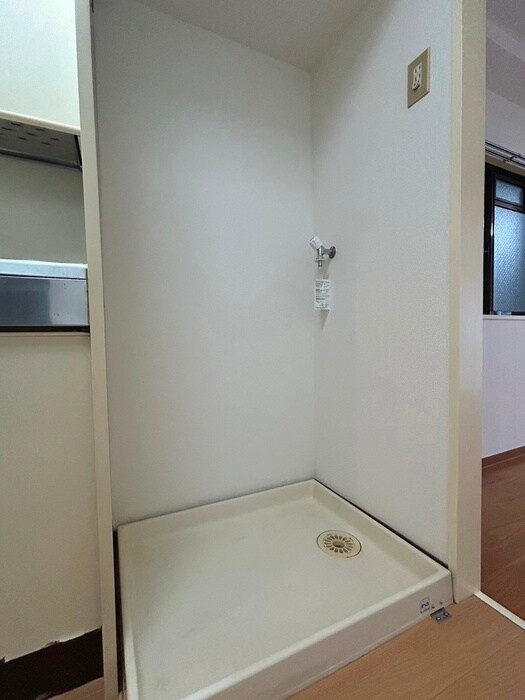 物件内観写真11　(洗濯機置場)