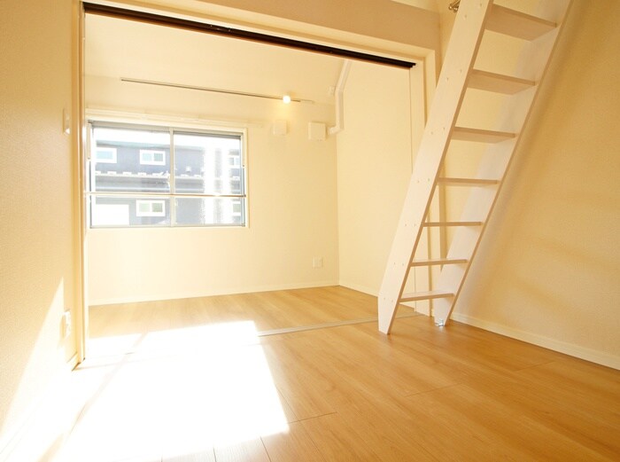 物件内観写真7　(居室)