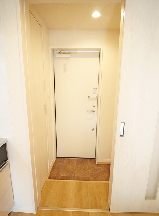 物件内観写真15　(玄関)
