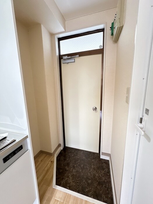 物件内観写真9　(玄関)