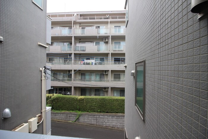 物件内観写真16　(室内からの展望)