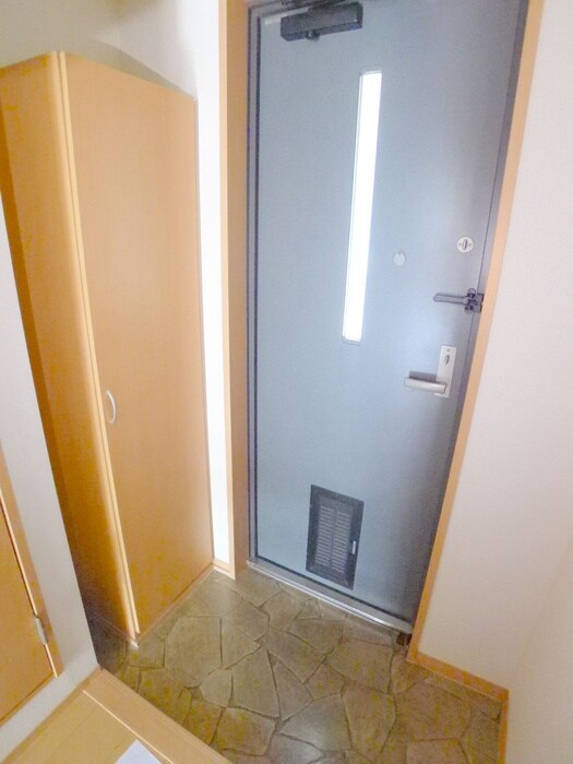 物件内観写真16　(玄関)