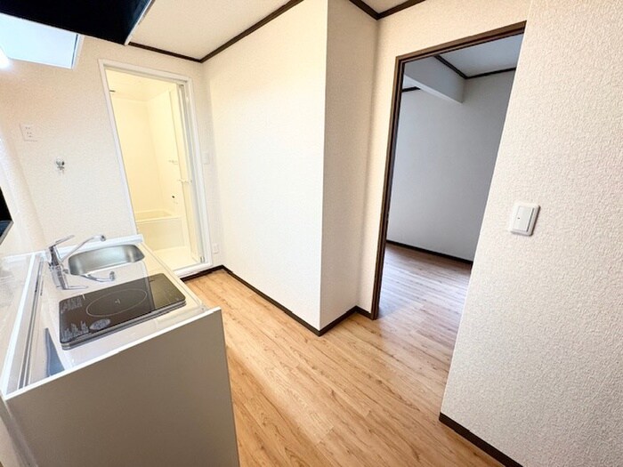 物件内観写真16　(廊下)