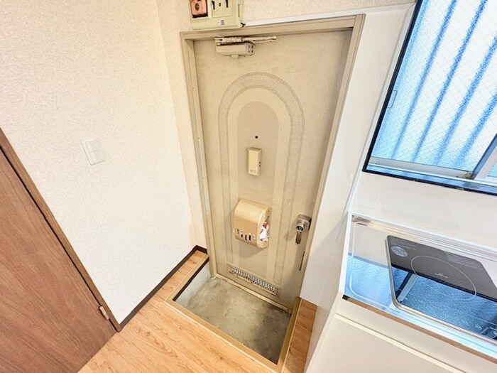 物件内観写真17　(玄関)