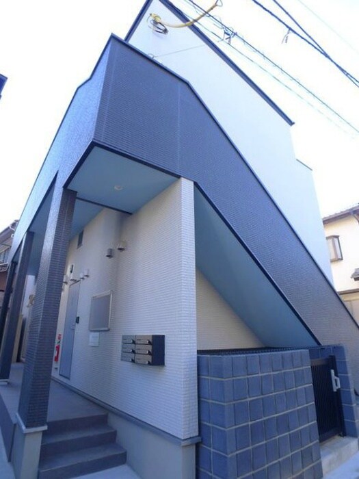 物件外観写真2　(エントランス部分)