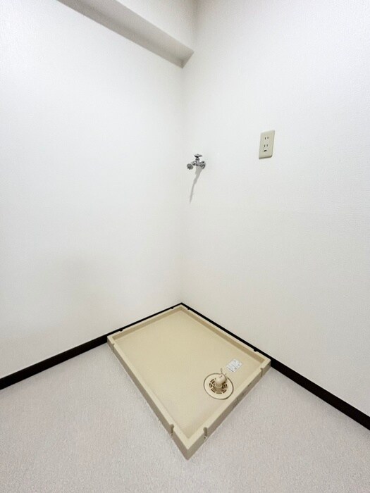 物件内観写真14　(洗濯機置場)