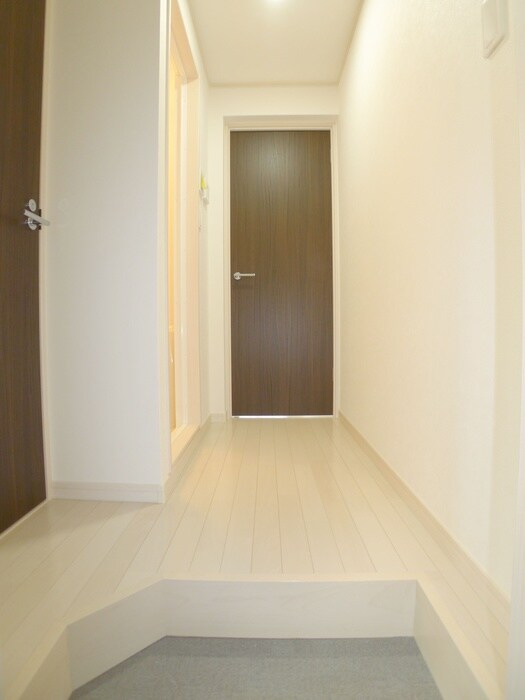 物件内観写真17　(玄関)