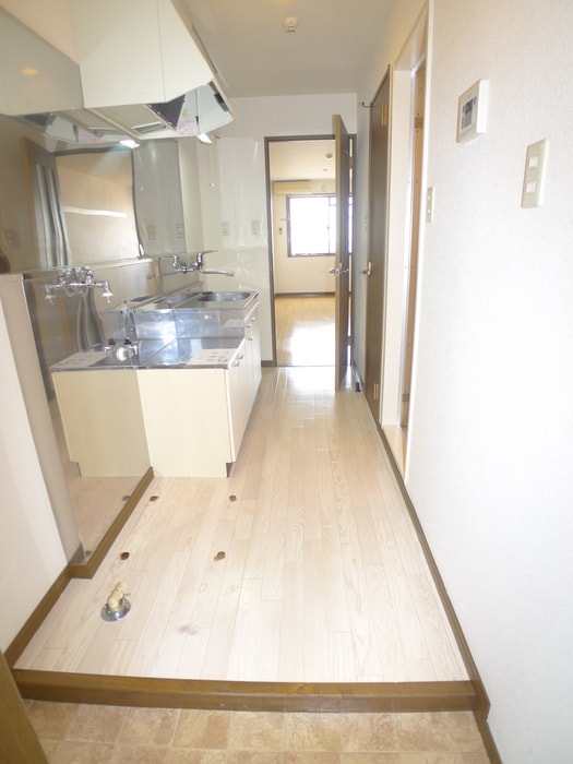 物件内観写真7　(玄関)