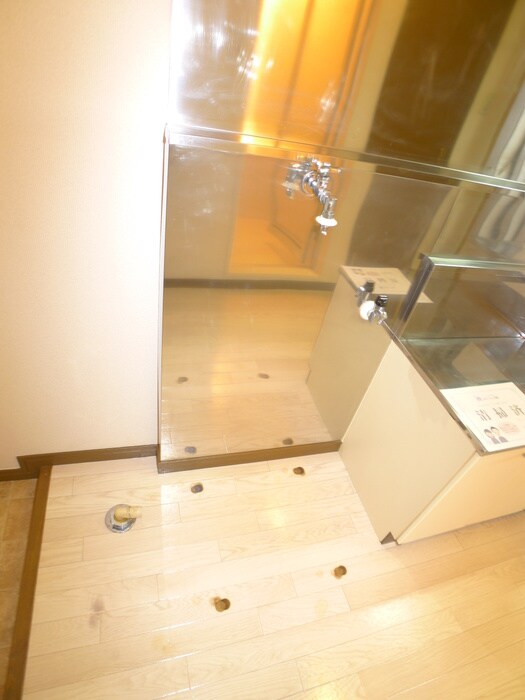 物件内観写真8　(洗濯機置場)