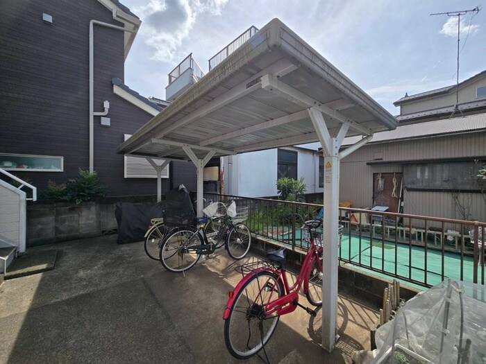 物件外観写真6　(駐輪場)