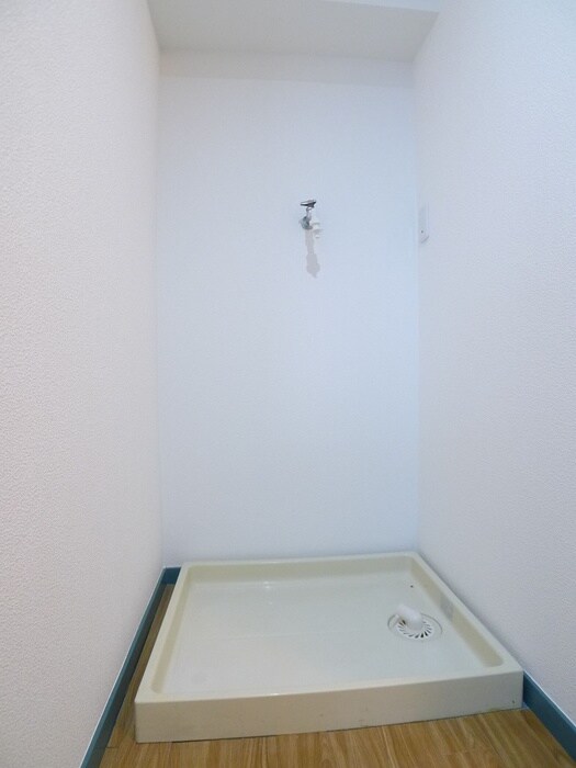 物件内観写真13　(洗濯機置場)