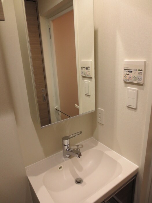 物件内観写真9　(洗面)