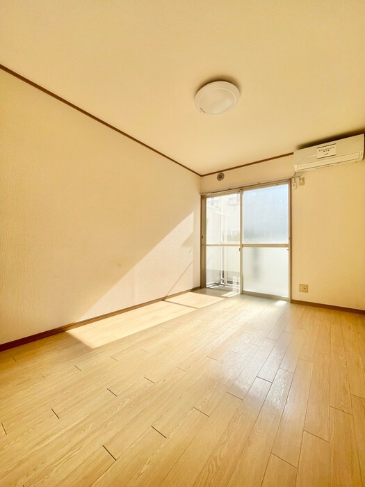 物件内観写真5　(居室)