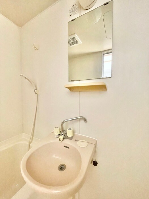 物件内観写真8　(洗面)