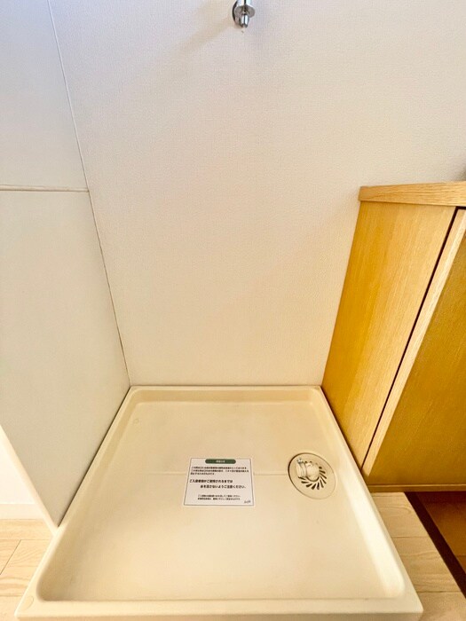 物件内観写真10　(洗濯機置場)