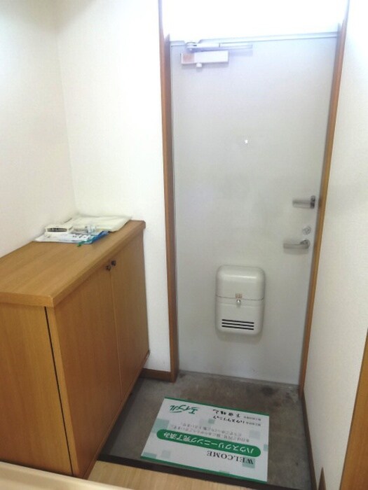 物件内観写真11　(玄関)