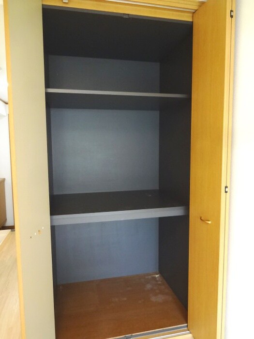 物件内観写真12　(収納)