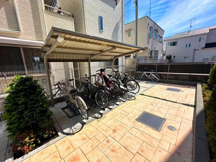 物件外観写真4　(駐輪場)