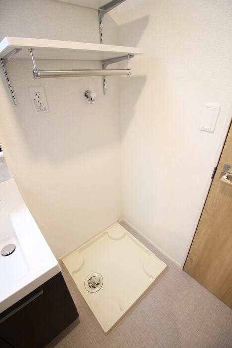 物件内観写真12　(洗濯機置場)