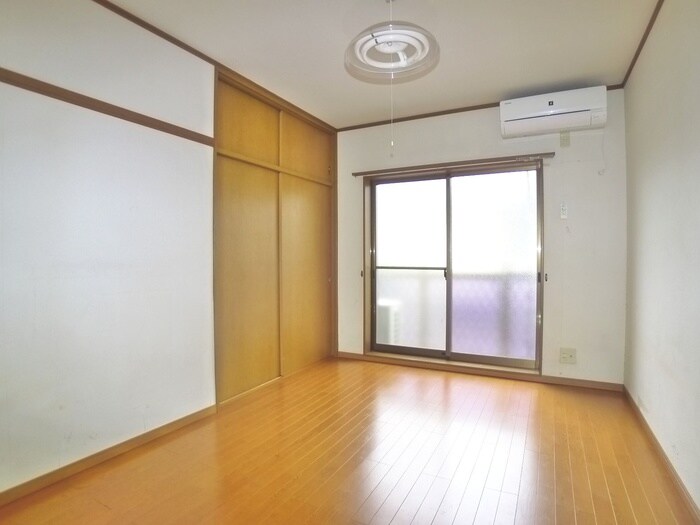 物件内観写真6　(居室)