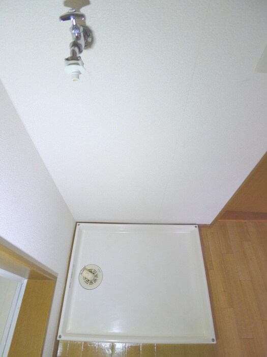 物件内観写真11　(洗濯機置場)