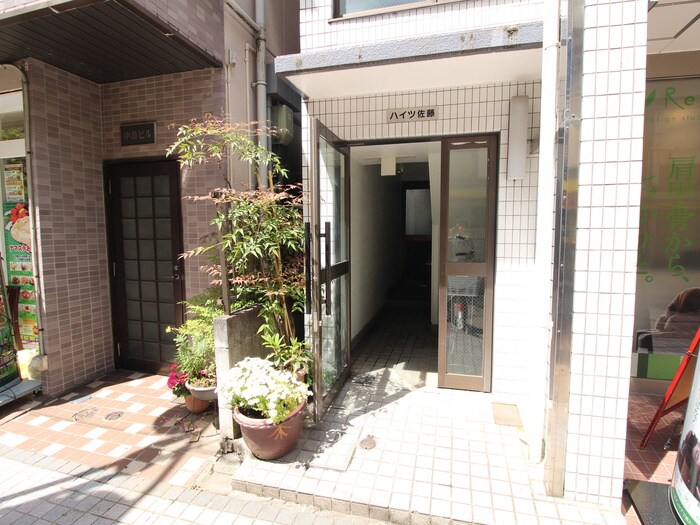 物件外観写真3　(エントランス部分)